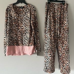 Leopard print pant set